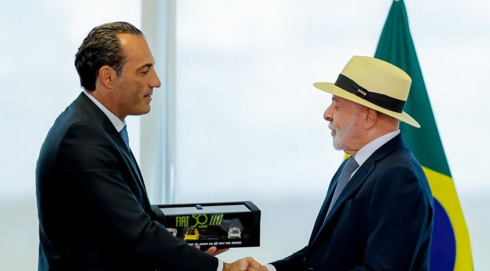 Filosa incontra Lula per il 50° anniversario di Fiat in Brasile