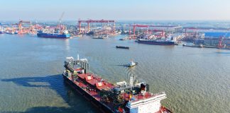 Cina: salpa la Wontanara, nave autoscaricante da tre primati mondiali (3)