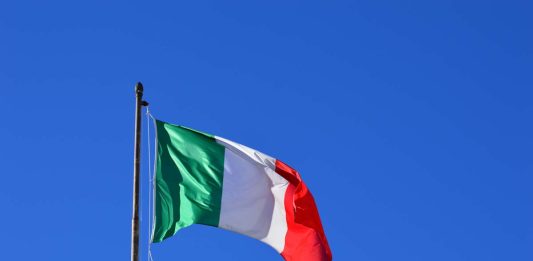 Il Registro imprese compie 30 anni: dal 1996, per la trasparenza e lo sviluppo delle aziende italiane bandiera italiana