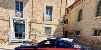 Maltrattamenti e abbandono di minori in un asilo dell’Anconetano, due arresti