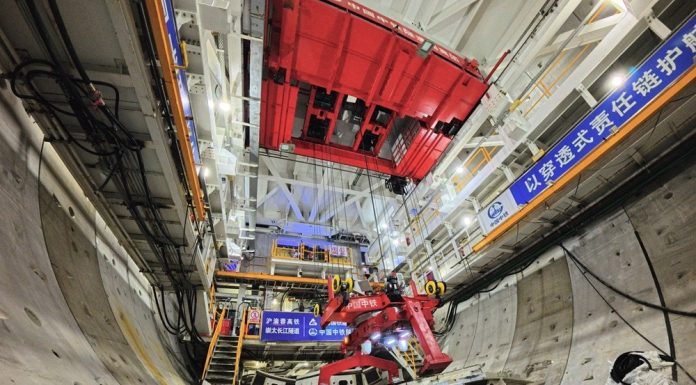 Cina: Linghang completa il tunnel ferroviario sotto lo Yangtze (1)