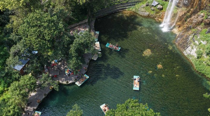 Cina: turismo estivo tra montagne e corsi d’acqua nello Hebei (1)
