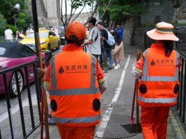 Cina: giubbotti refrigeranti per gli operatori ecologici di Nanchino (1)