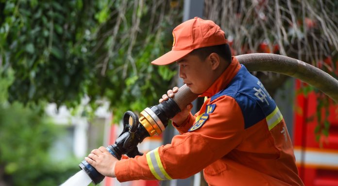 Cina: a Dunhua interventi di ripristino dopo le inondazioni (1)