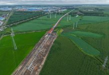 Cina: completata la posa delle travi del ponte ferroviario di Tongjiang (3)