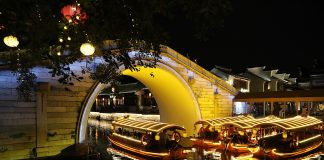 Cina: vedute notturne nell’area Huishan Yingyueli (2)
