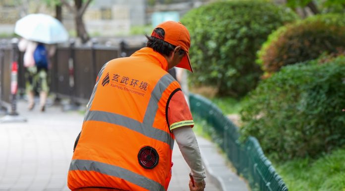 Cina: giubbotti refrigeranti per gli operatori ecologici di Nanchino (3)