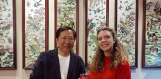 Cina: dottoranda italiana studia la pittura su vetro a Tianjin (1)
