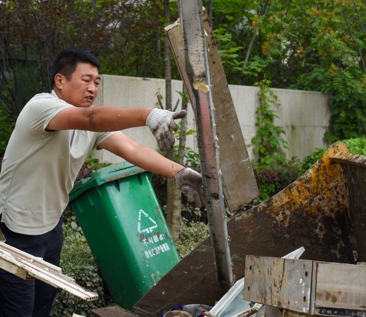 Cina: a Dunhua interventi di ripristino dopo le inondazioni (3)