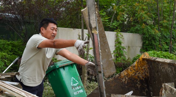 Cina: a Dunhua interventi di ripristino dopo le inondazioni (3)