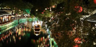 Cina: vedute notturne nell’area Huishan Yingyueli (3)