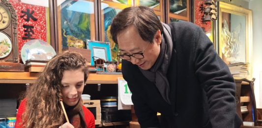 Cina: dottoranda italiana studia la pittura su vetro a Tianjin (2)