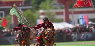 Cina: al via il 44esimo festival delle corse di cavalli di Yushu (2)