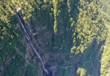 Cina: paesaggi e turisti sul monte Wawu nel Sichuan (1)