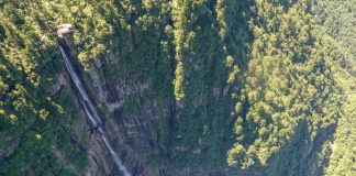 Cina: paesaggi e turisti sul monte Wawu nel Sichuan (1)