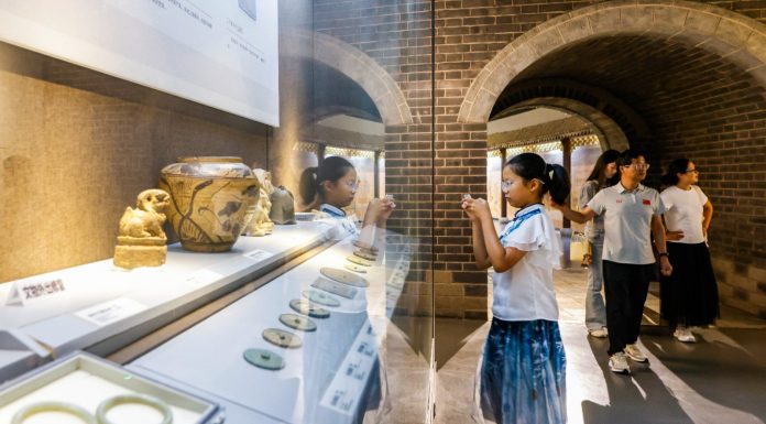 Cina: aumentano i visitatori nei musei durante l’estate (1)