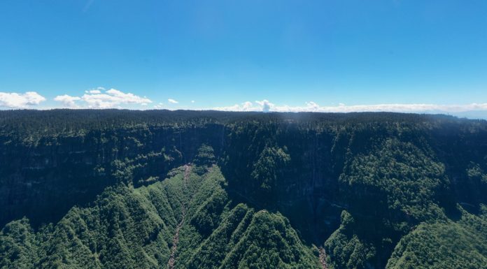 Cina: paesaggi e turisti sul monte Wawu nel Sichuan (2)