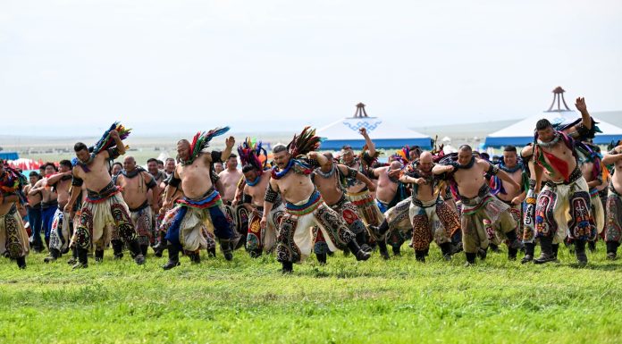 Cina: al via in Mongolia Interna la 36esima edizione del festival Naadam (2)