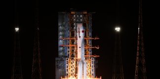 Cina: lanciato razzo vettore Long March-7A con satellite Tianlian III-01 (2)