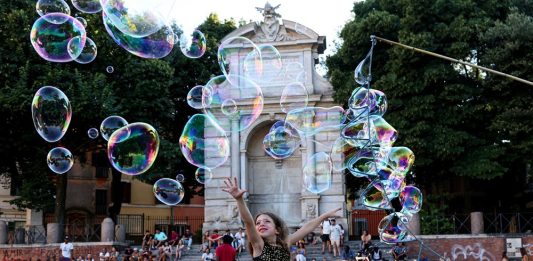 Roma: in corso festival “Lungo il Tevere” tra cultura, musica e gastronomia (2)