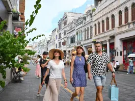 Cina: forte aumento di turisti a Hainan durante le vacanze estive (2)