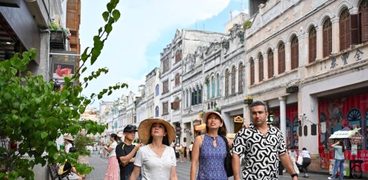 Cina: forte aumento di turisti a Hainan durante le vacanze estive (2)