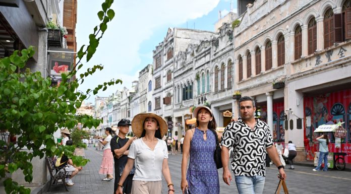 Cina: forte aumento di turisti a Hainan durante le vacanze estive (2)