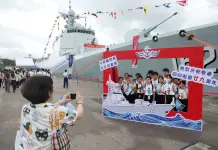 Cina: Hong Kong, porte aperte per la flotta della Marina dell’EPL (3)