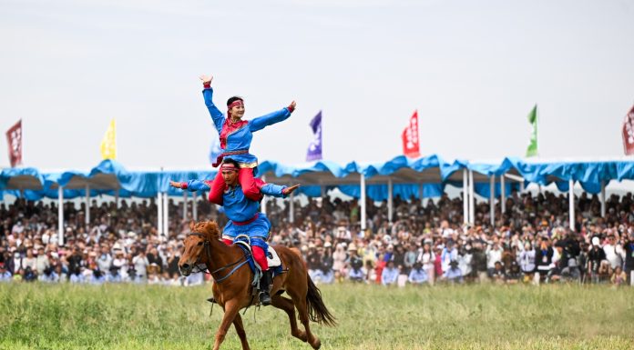 Cina: al via in Mongolia Interna la 36esima edizione del festival Naadam (3)