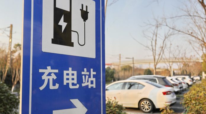Cina: infrastrutture di ricarica per EV in rapida crescita nel primo semestre