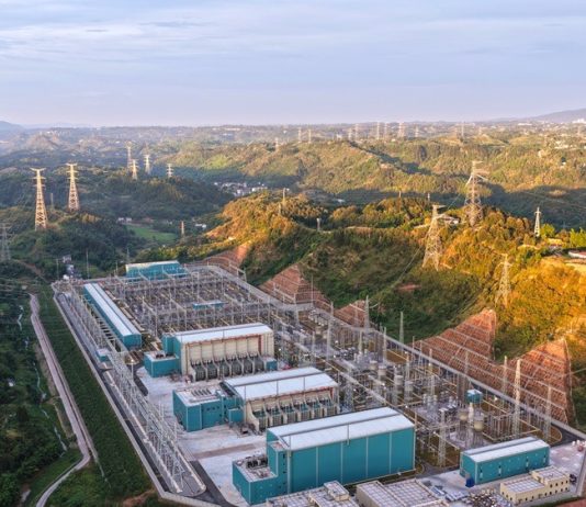 Cina: progetto di trasmissione UHV collega Xinjiang e Chongqing (1)