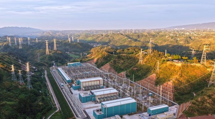 Cina: progetto di trasmissione UHV collega Xinjiang e Chongqing (1)