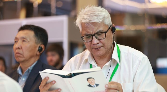 Kirghizistan: a Bishkek evento di promozione del quinto volume di “Xi Jinping: Governare la Cina” (3)