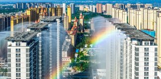 Cina: Yuncheng, nebulizzatori sui tetti contro il caldo (2)