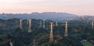 Cina: progetto di trasmissione UHV collega Xinjiang e Chongqing (2)