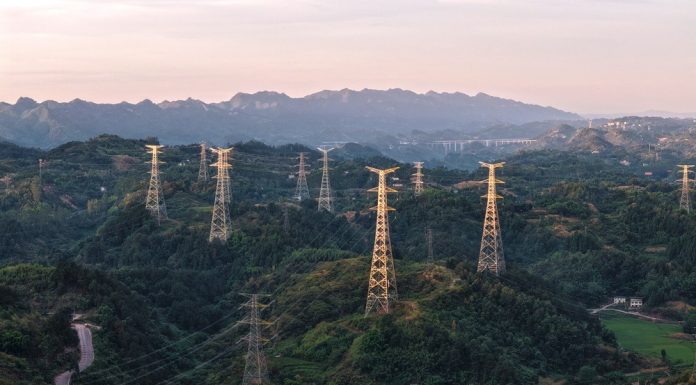 Cina: progetto di trasmissione UHV collega Xinjiang e Chongqing (2)