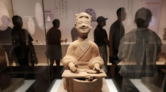 Cina: a Shenyang mostra sui sorrisi nei reperti culturali (1)