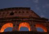 A Roma visite notturne al Colosseo illuminato (1)