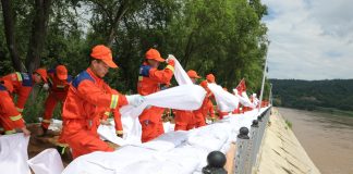 Cina: Heilongjiang, rafforzati gli argini lungo il fiume Mudanjiang (2)