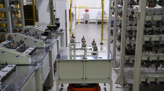 Cina: la fabbrica digitale automatizzata a Dongguan (3)