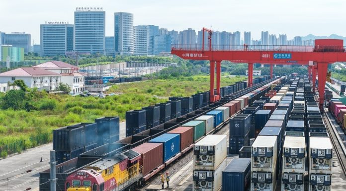 Cina: in aumento traffico sul corridoio commerciale terra-mare di Chongqing (2)
