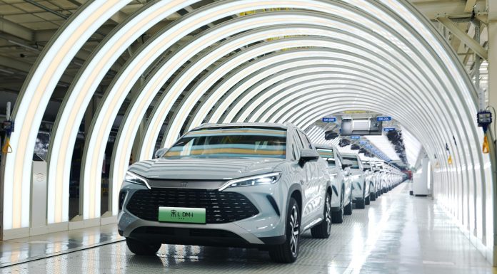 Cina: produzione e vendite Nev superano 7 mln nel primo semestre 2026