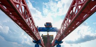 Cina: completata la posa delle travi del ponte ferroviario di Tongjiang (1)