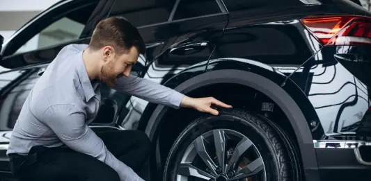 Ogni quanto cambiare le gomme: km, anni e segnali di usura controllo pneumatici