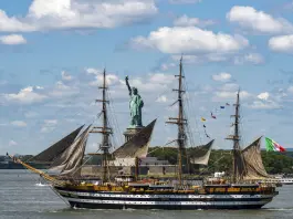 Trionfo a New York per la Nave Amerigo Vespucci, ora diretta a Boston