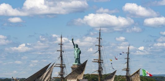 Trionfo a New York per la Nave Amerigo Vespucci, ora diretta a Boston