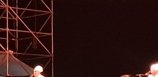 Grande successo per il concerto degli Elio e le Storie tese al MusArt Festival, poi arriva la pioggia