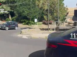 Smantellata dai Carabinieri di Noto una banda che rubava e “ripuliva” auto per poi rivenderle, 5 arresti