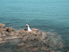 SIAE matrimonio: come richiedere la licenza passo dopo passo e senza errori foto matrimonio mare scogli