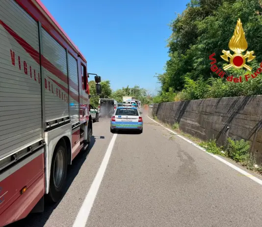 Scontro tra moto e furgone sulla Statale Bustese, muore un 31enne